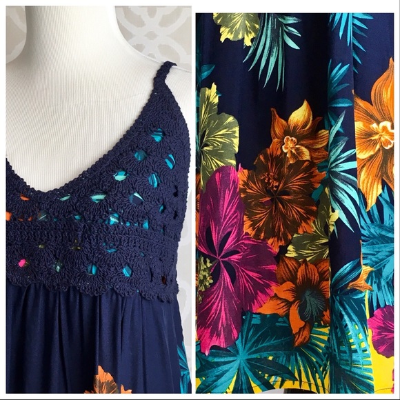 *LAST ONE* Tropical Lounge Wildflower Tunic Mini - Picture 8 of 8